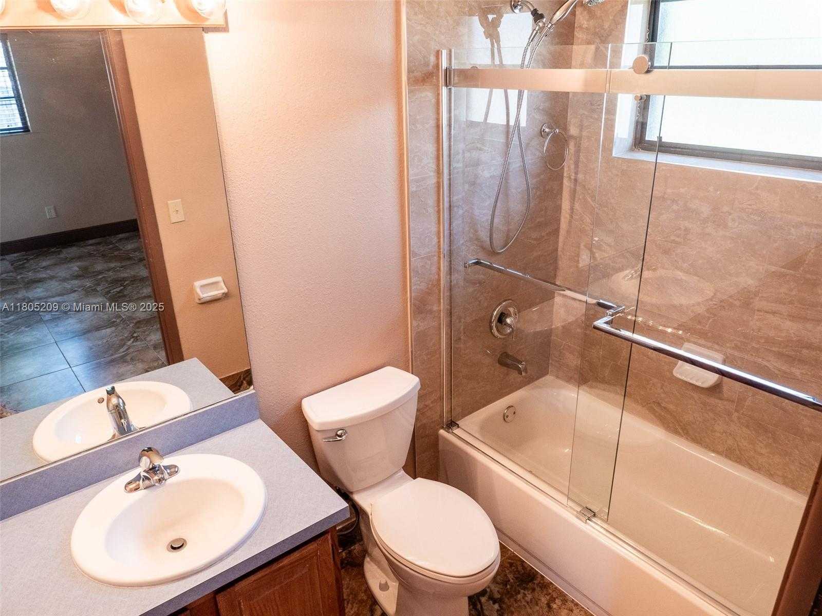 Small Image of 11800 SOUTH WEST 179TH TER, Miami Number 14