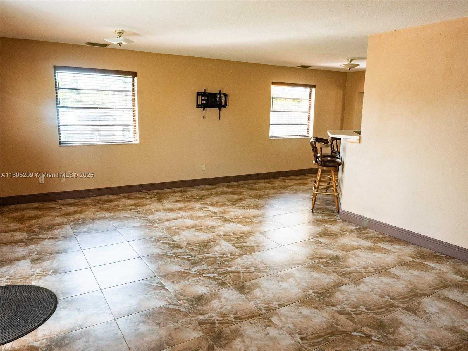 Small Image of 11800 SOUTH WEST 179TH TER, Miami Number 3