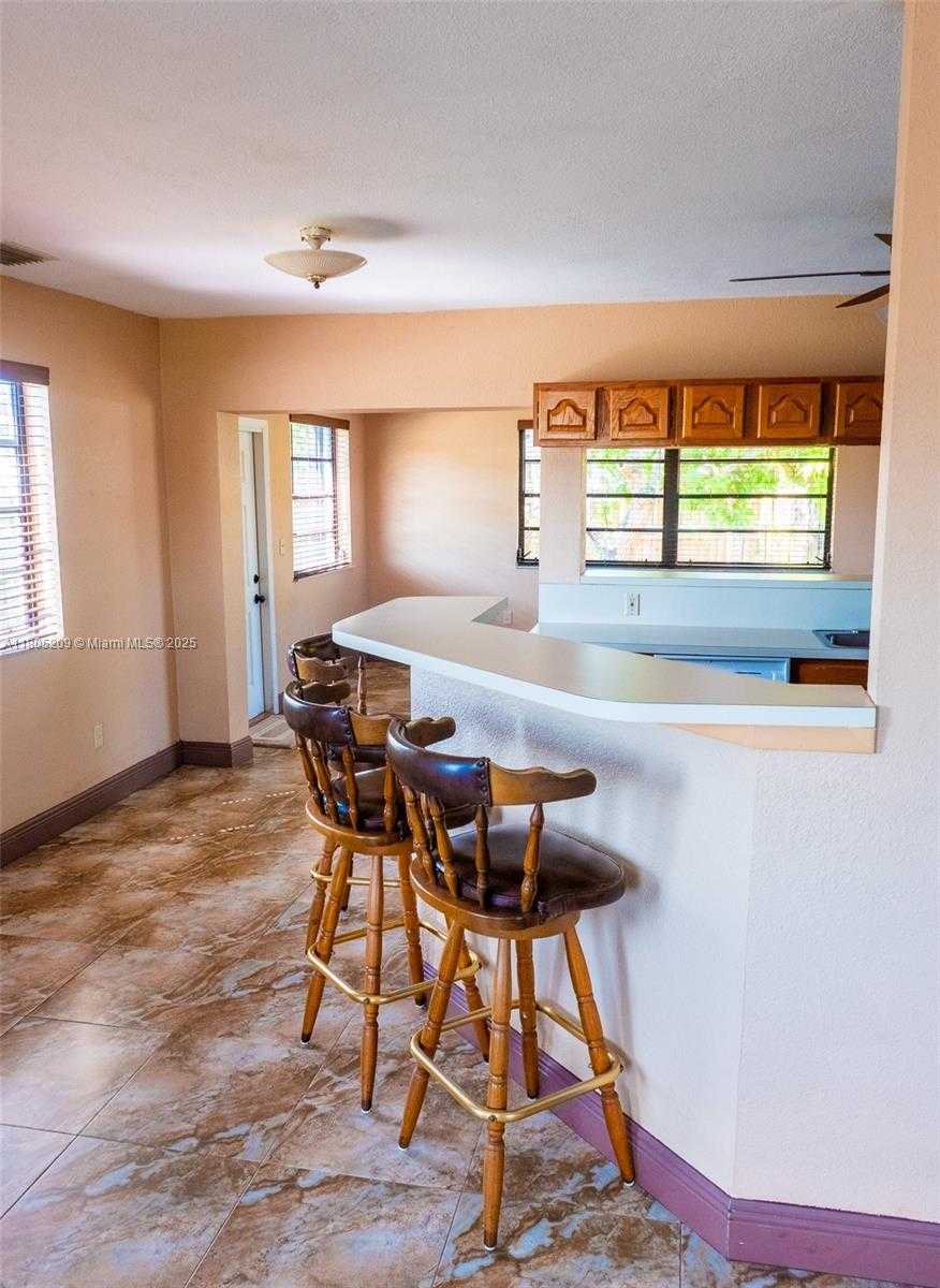 Small Image of 11800 SOUTH WEST 179TH TER, Miami Number 6