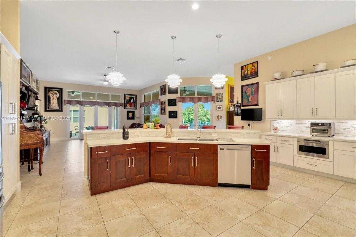 Small Image of 4800 SOUTH WEST 141ST AVE, Miramar Number 15