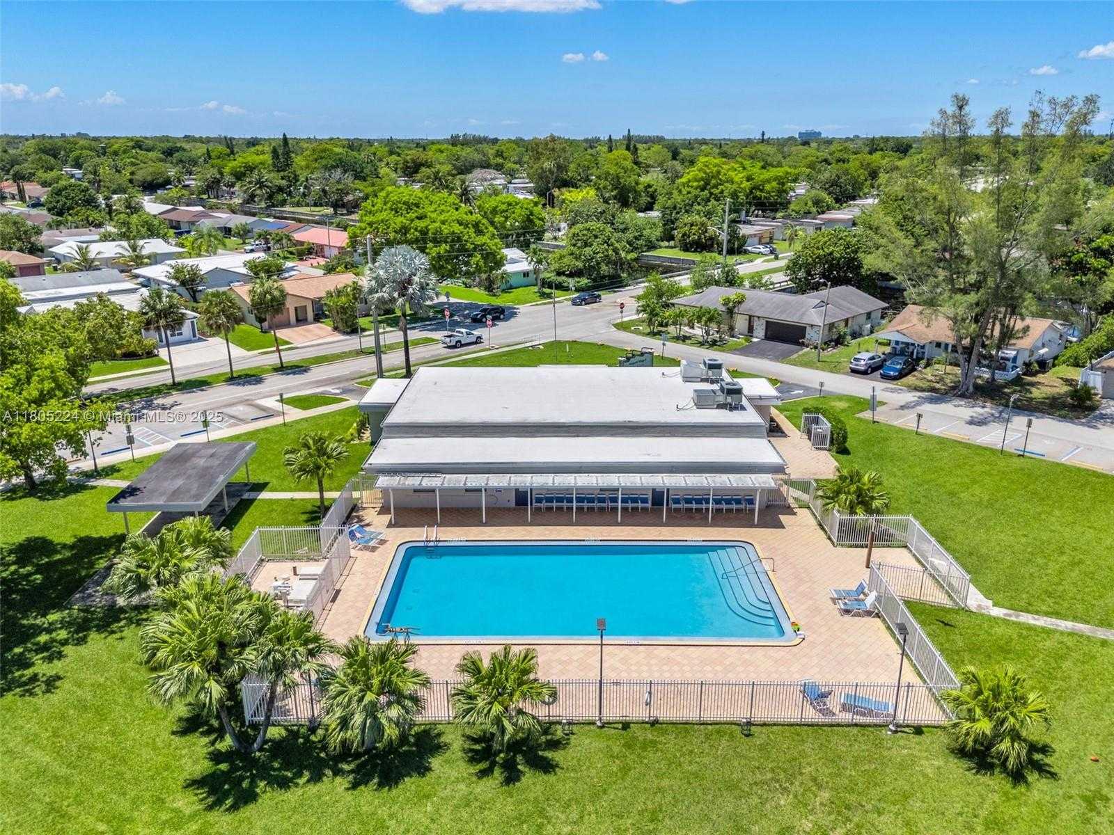 Small Image of 7612 NORTH WEST 68TH AVE, Tamarac Number 16