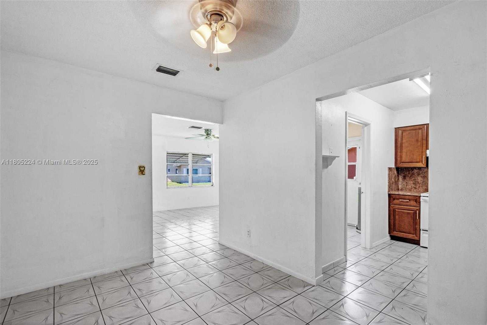 Small Image of 7612 NORTH WEST 68TH AVE, Tamarac Number 6
