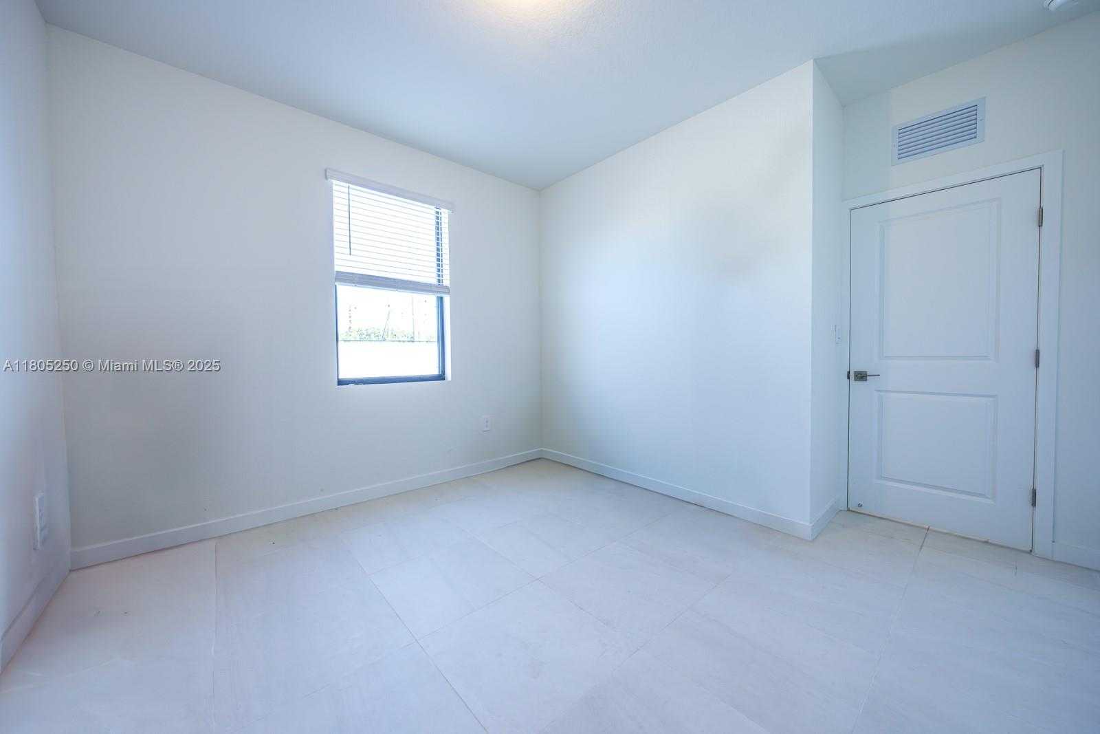 Small Image of 715 SOUTH EAST 17TH AVE, Homestead Number 18