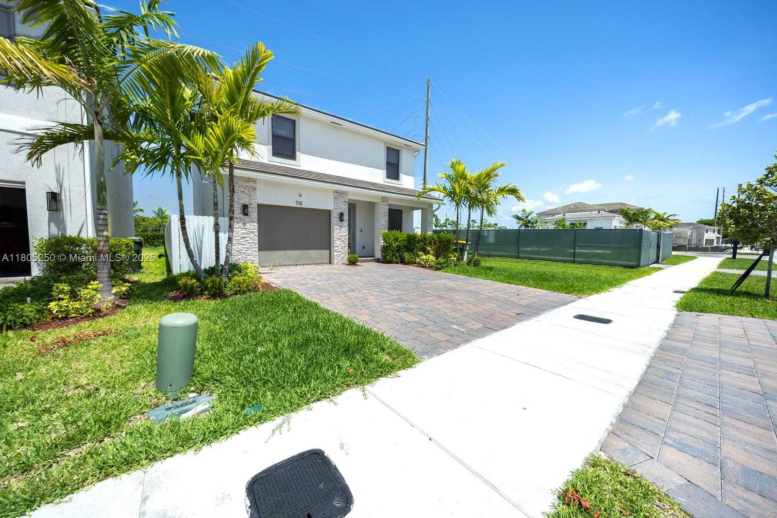 Small Image of 715 SOUTH EAST 17TH AVE, Homestead Number 8