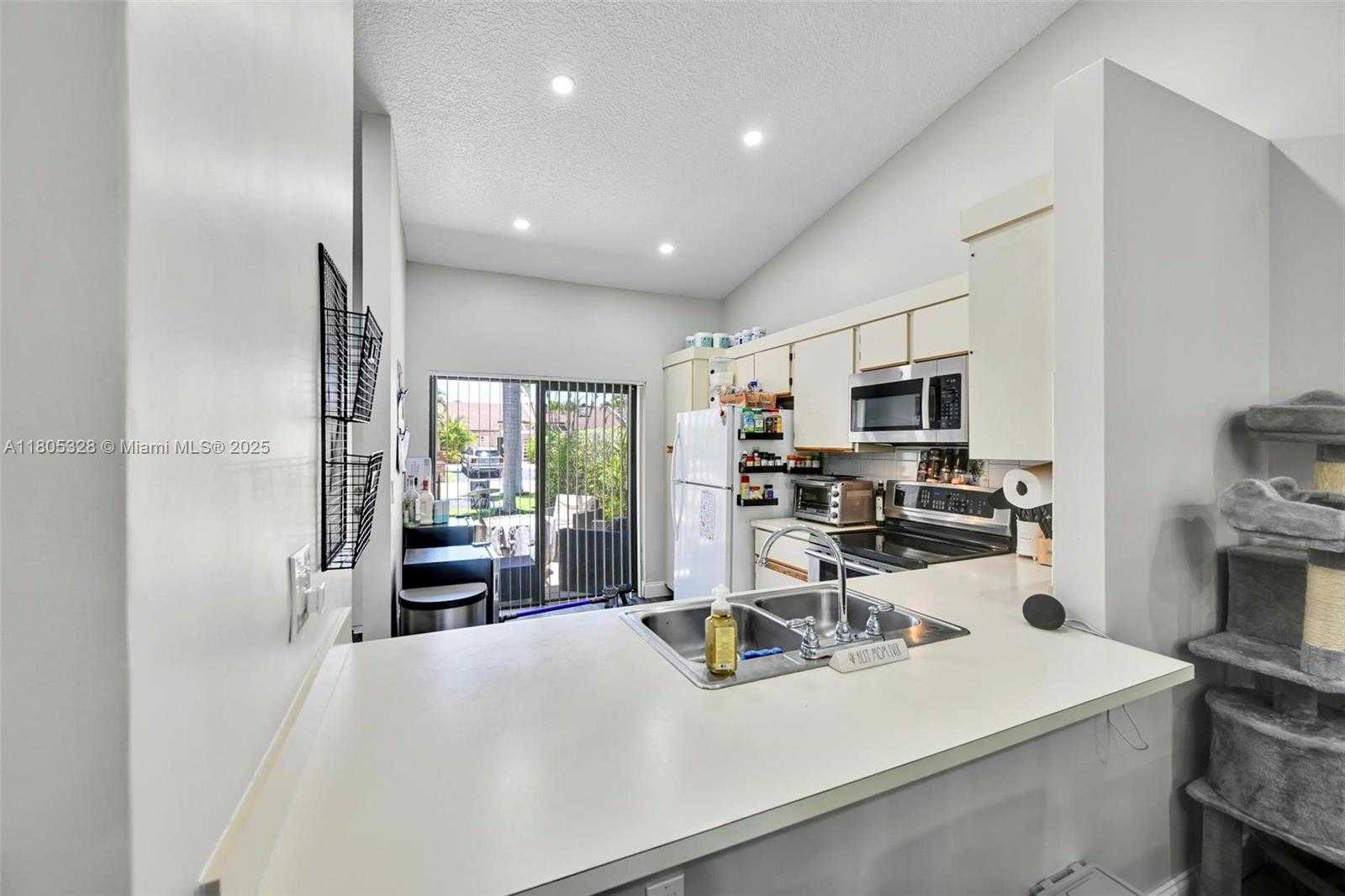 Small Image of 1054 NORTH WEST 53RD ST, Deerfield Beach Number 4