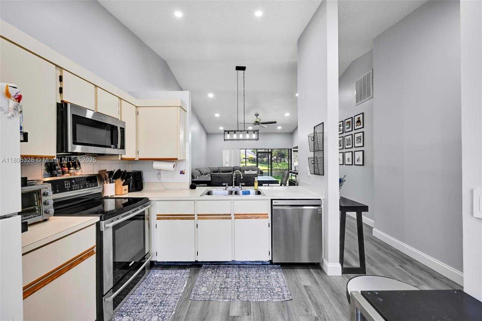 Small Image of 1054 NORTH WEST 53RD ST, Deerfield Beach Number 6