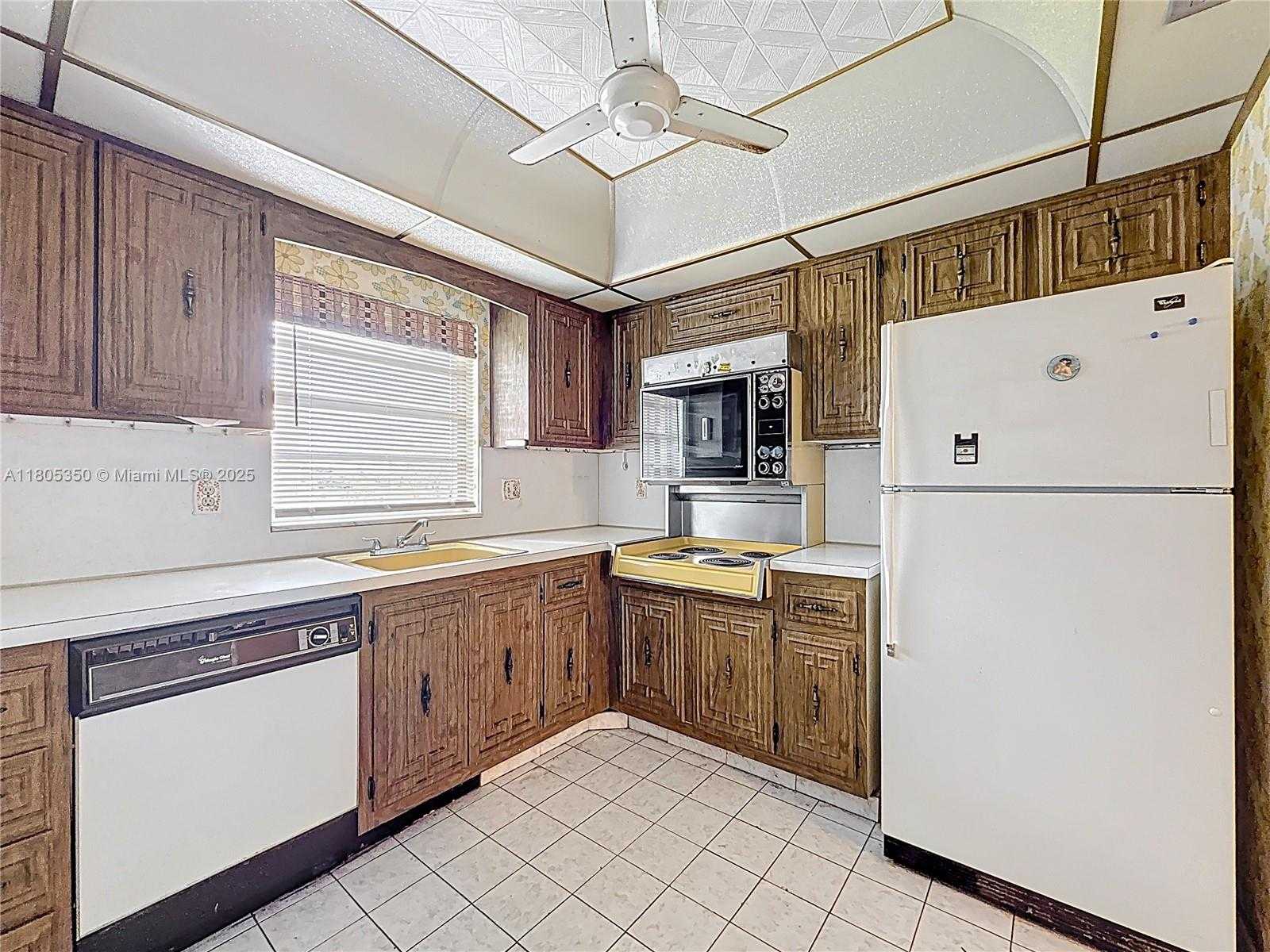 Small Image of 5300 WASHINGTON ST, UNIT U-305, Hollywood Number 22