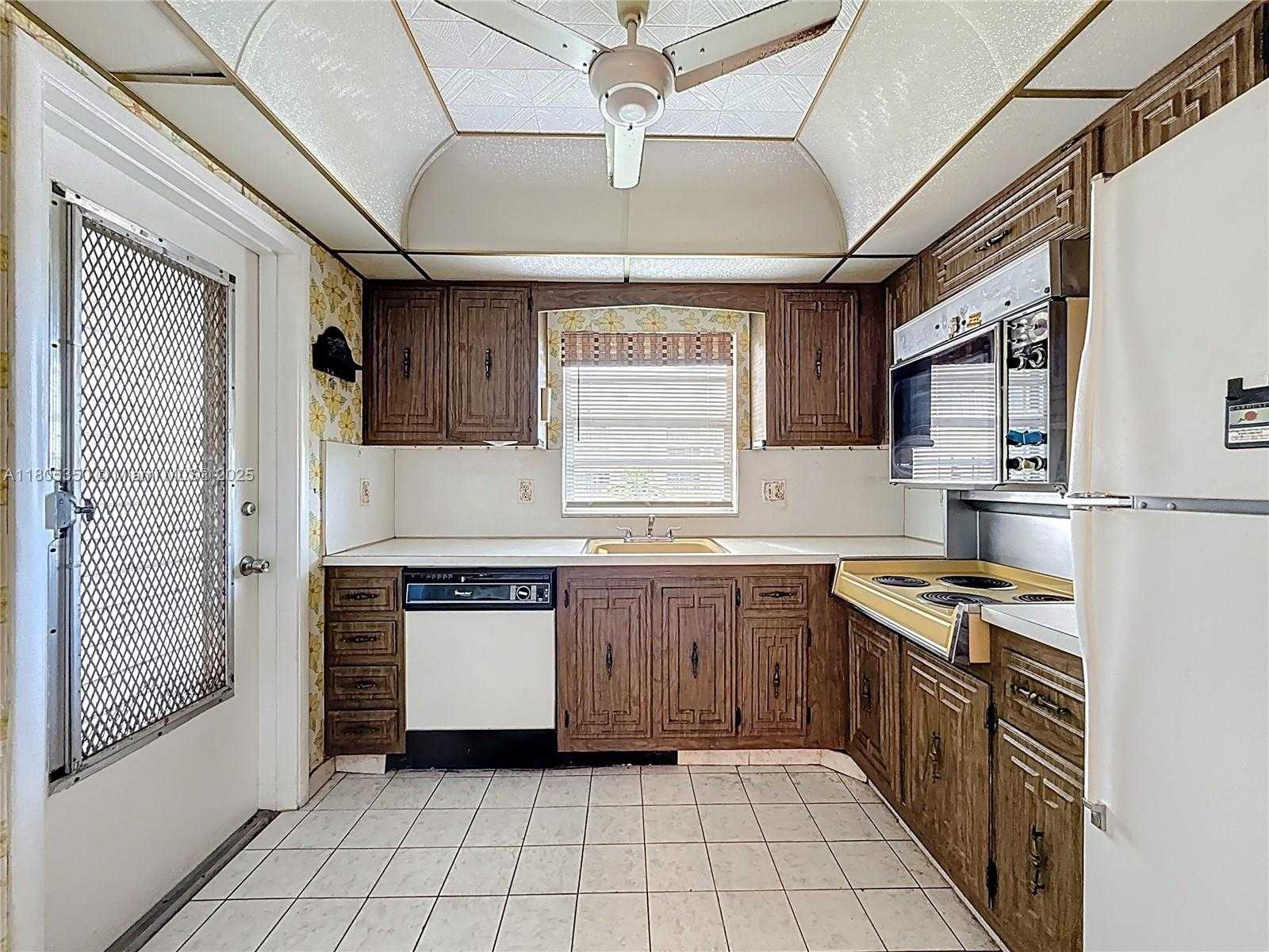 Small Image of 5300 WASHINGTON ST, UNIT U-305, Hollywood Number 23