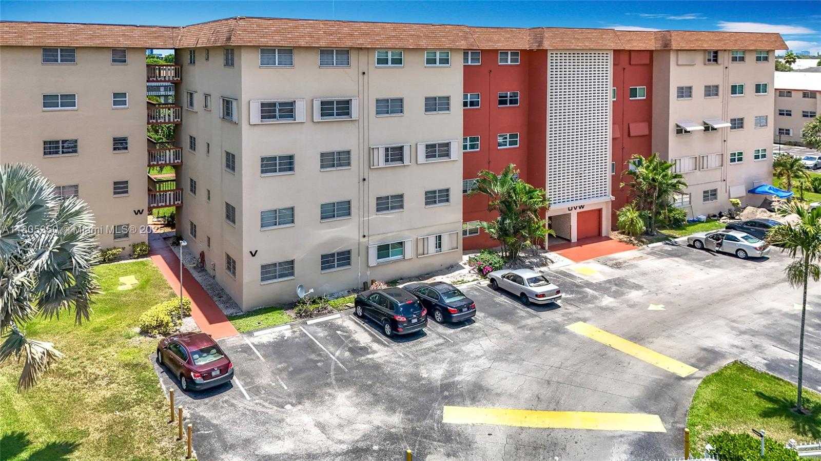Small Image of 5300 WASHINGTON ST, UNIT U-305, Hollywood Number 44