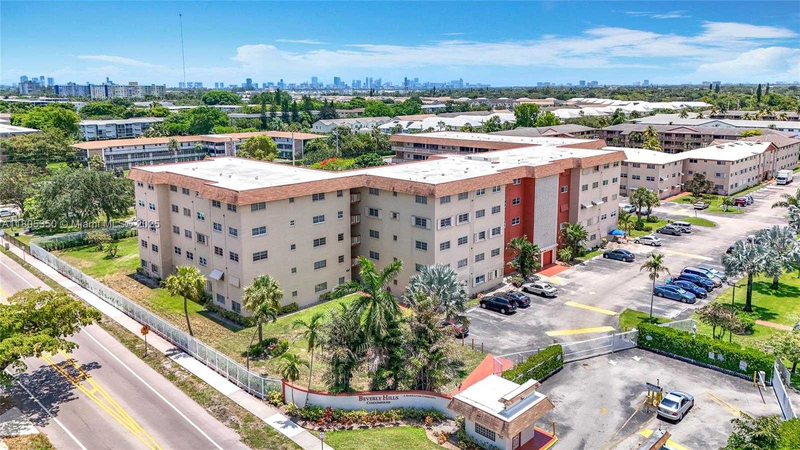 Small Image of 5300 WASHINGTON ST, UNIT U-305, Hollywood Number 46