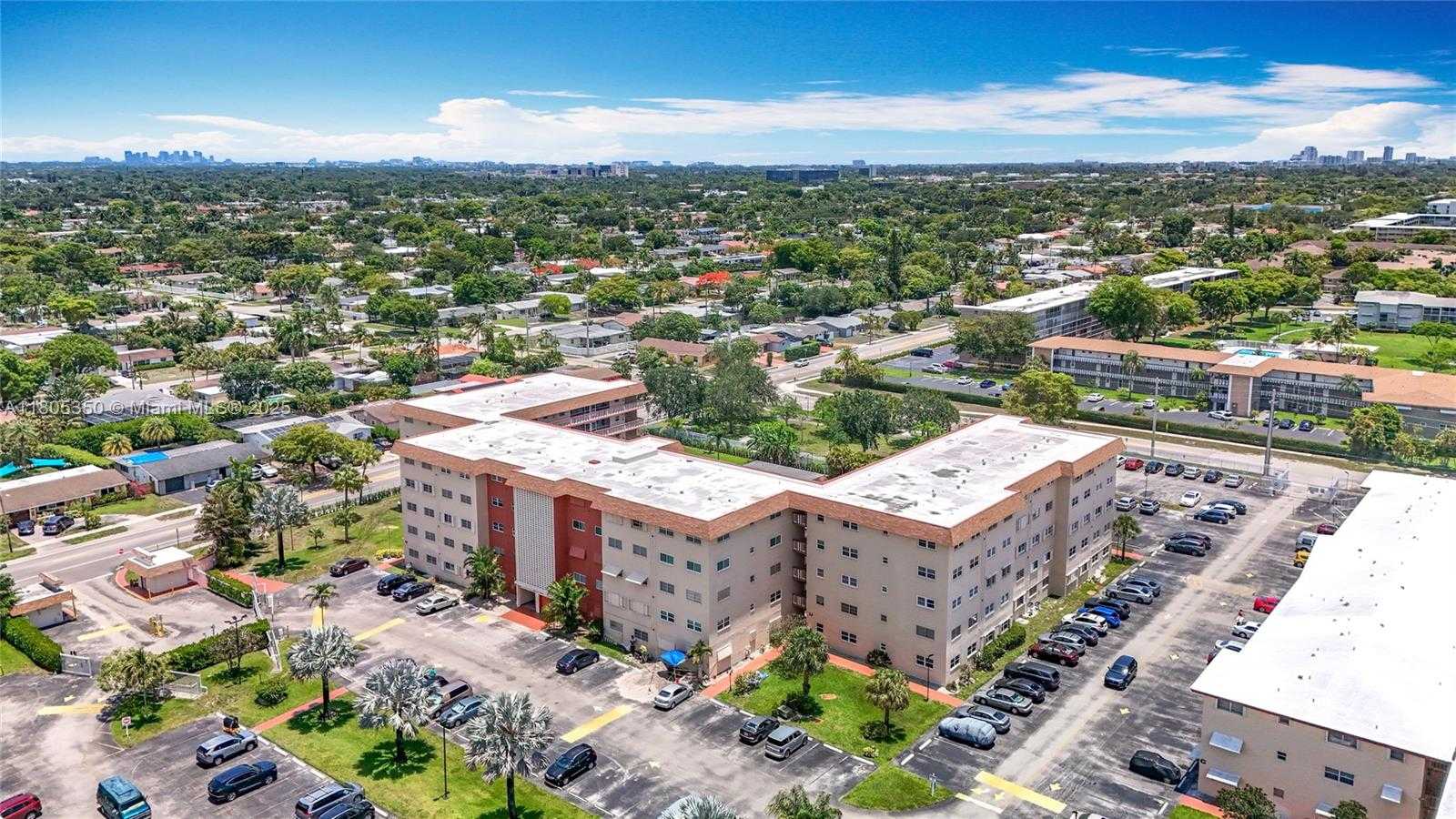 Small Image of 5300 WASHINGTON ST, UNIT U-305, Hollywood Number 48