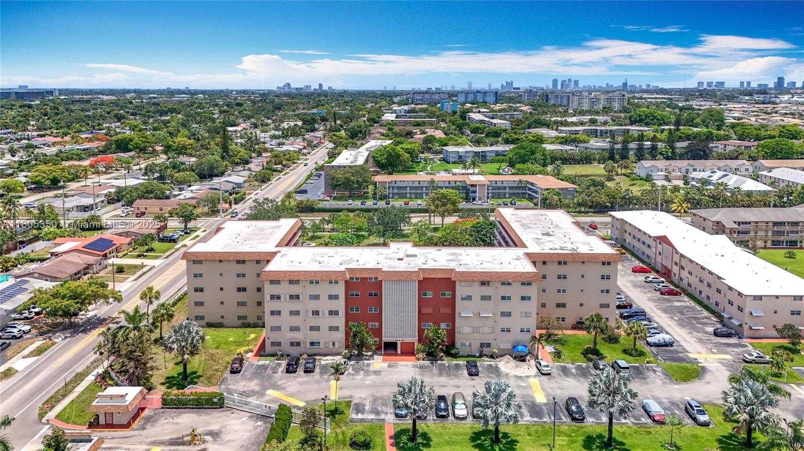 Small Image of 5300 WASHINGTON ST, UNIT U-305, Hollywood Number 49