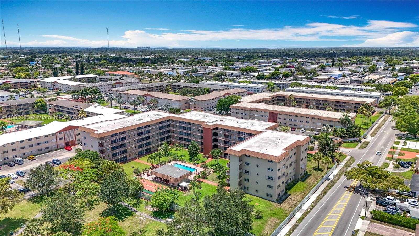Small Image of 5300 WASHINGTON ST, UNIT U-305, Hollywood Number 52