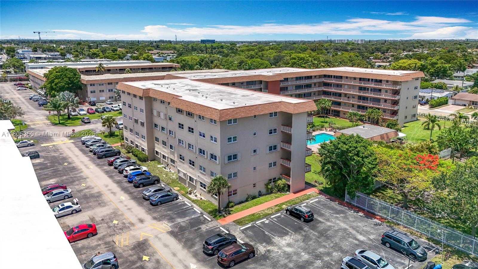 Small Image of 5300 WASHINGTON ST, UNIT U-305, Hollywood Number 58