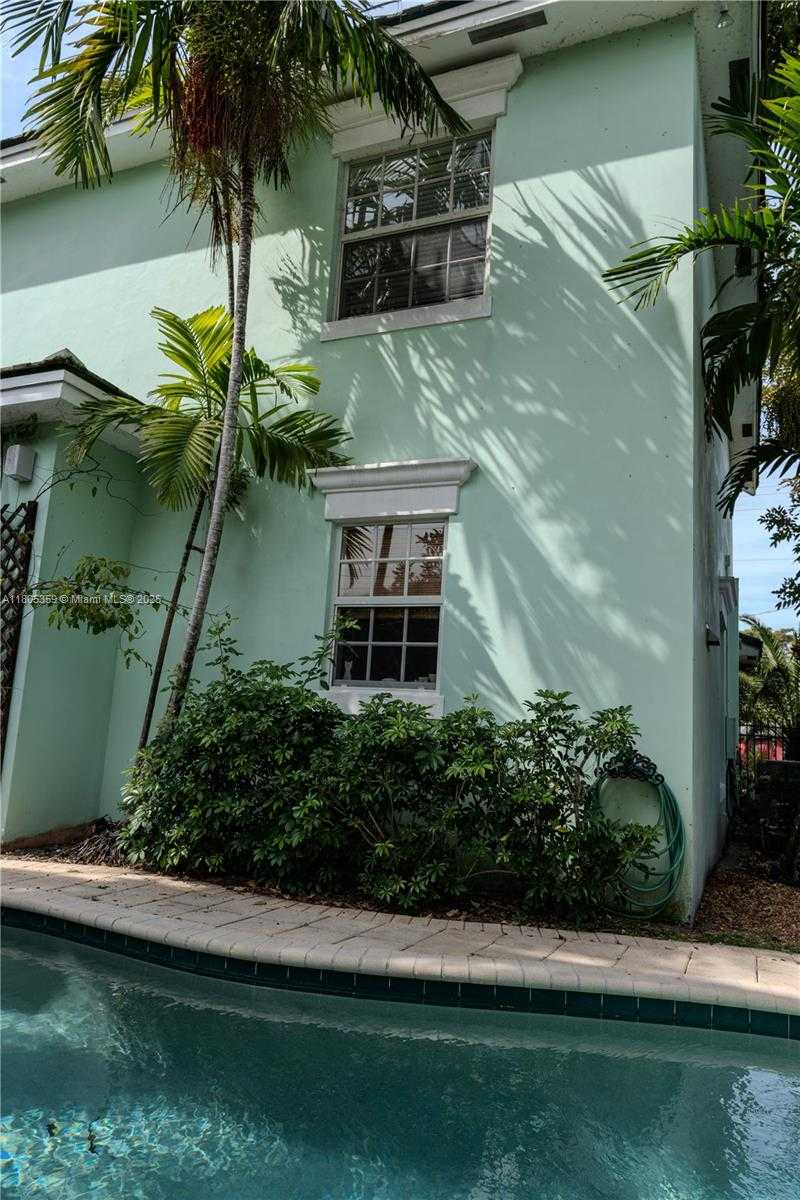 Small Image of 1812 SOUTH WEST 10TH AVE, Fort Lauderdale Number 14