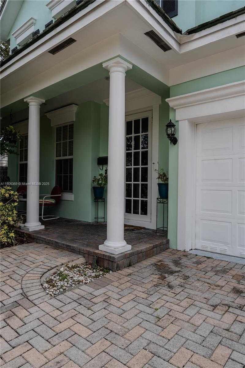 Small Image of 1812 SOUTH WEST 10TH AVE, Fort Lauderdale Number 7