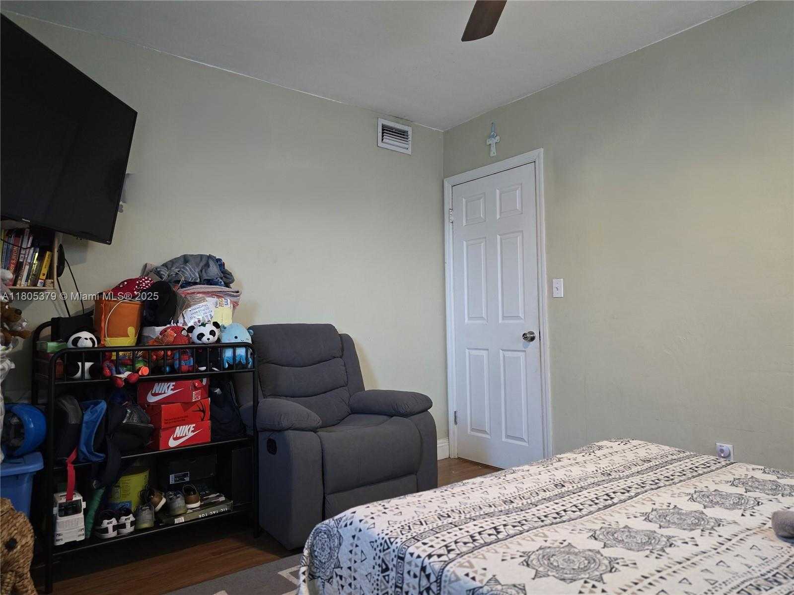 Small Image of 6626 SOUTH WEST 1ST CT, Pembroke Pines Number 10