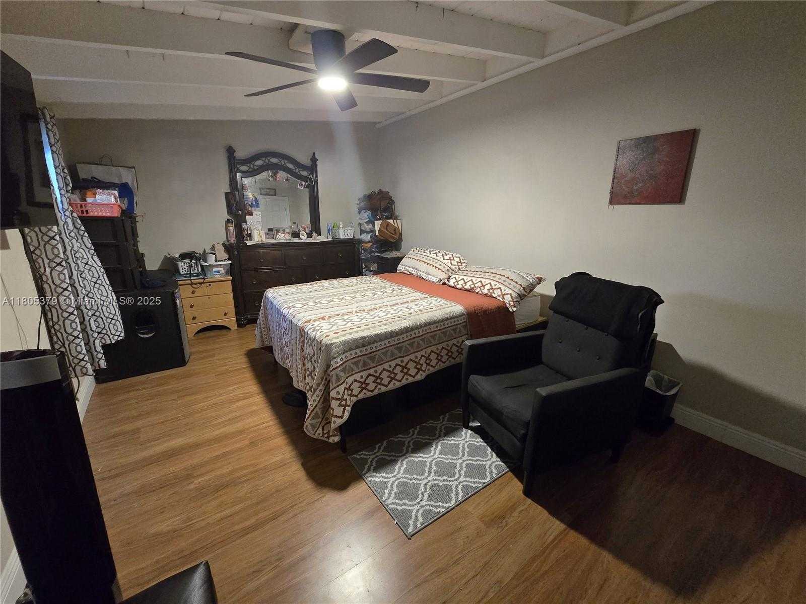 Small Image of 6626 SOUTH WEST 1ST CT, Pembroke Pines Number 16