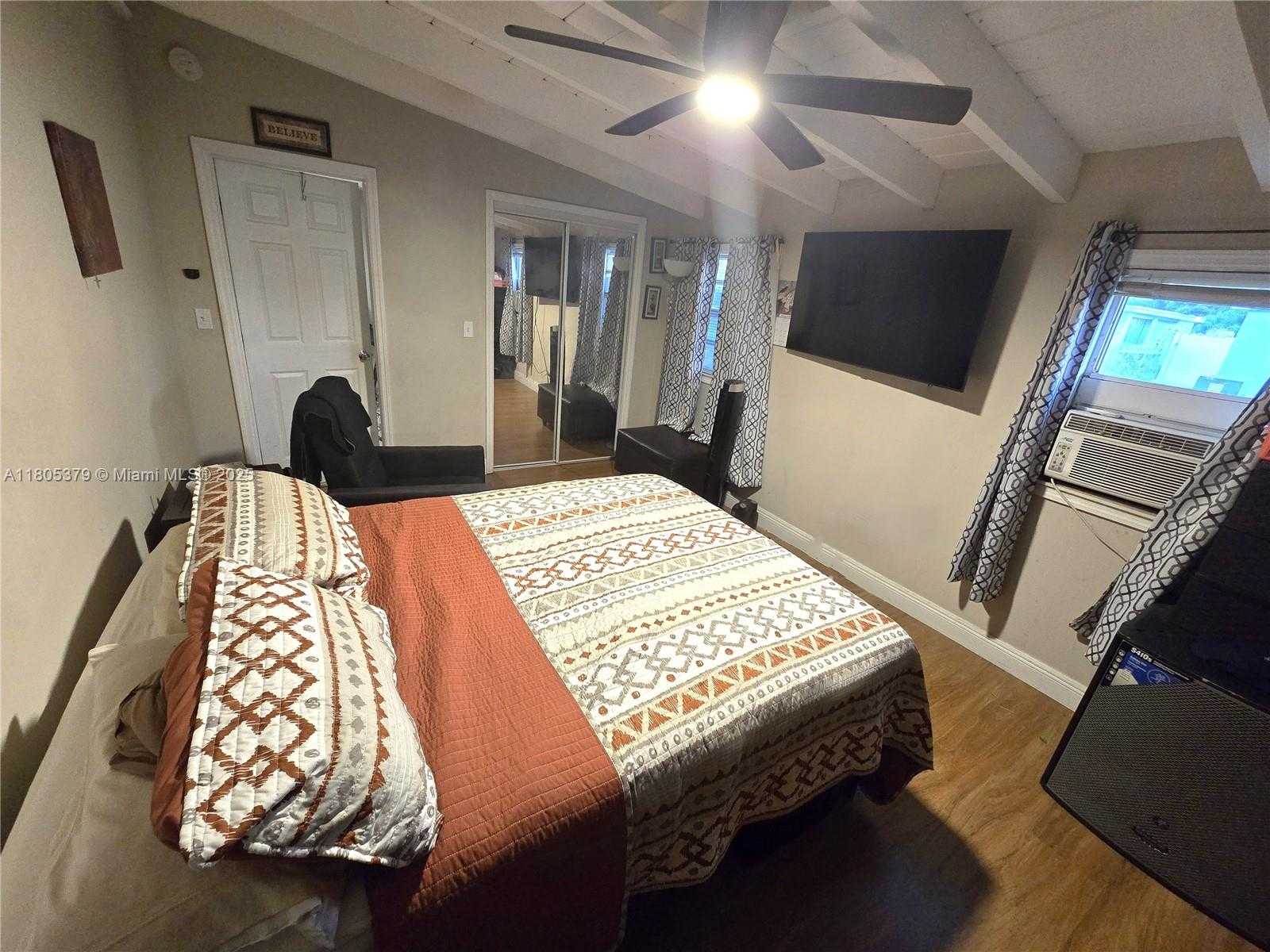 Small Image of 6626 SOUTH WEST 1ST CT, Pembroke Pines Number 17