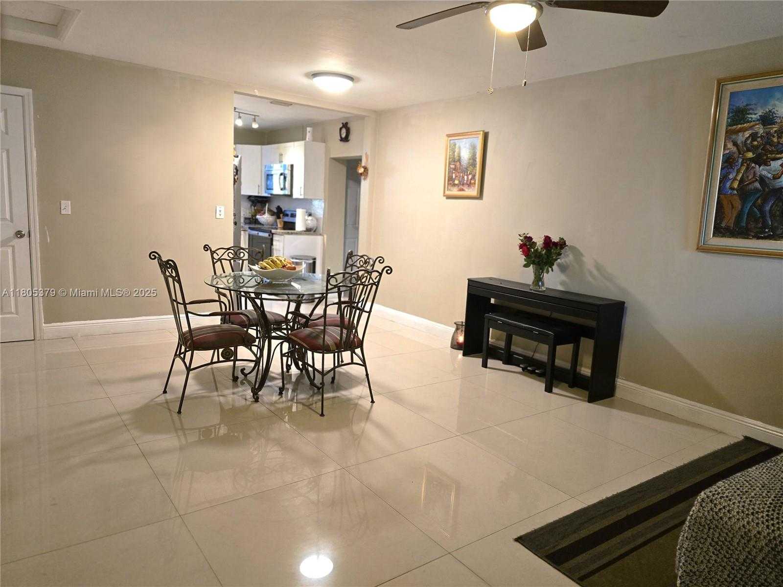 Small Image of 6626 SOUTH WEST 1ST CT, Pembroke Pines Number 2