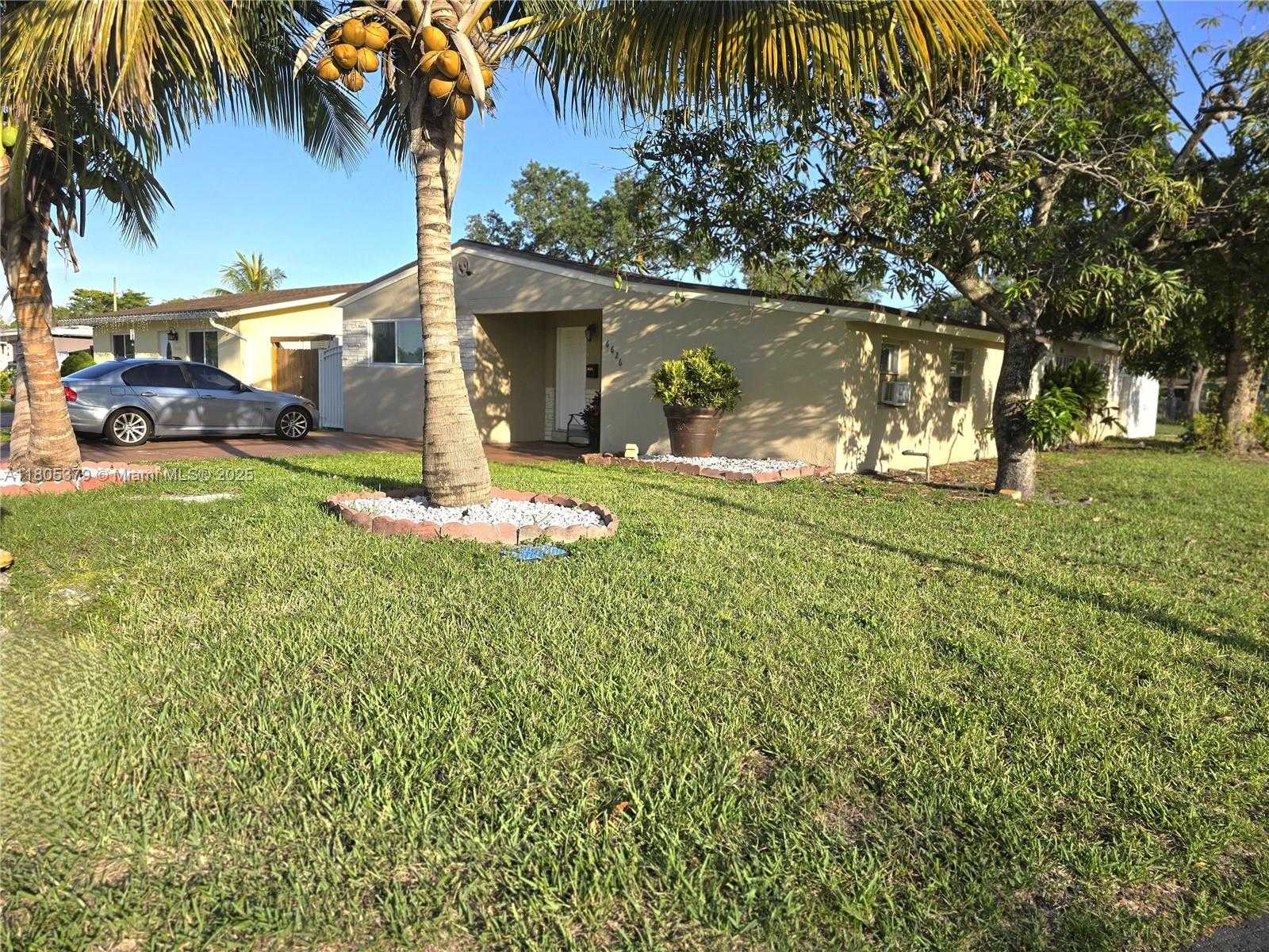 Small Image of 6626 SOUTH WEST 1ST CT, Pembroke Pines Number 28
