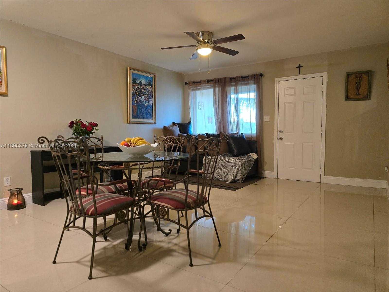 Small Image of 6626 SOUTH WEST 1ST CT, Pembroke Pines Number 5