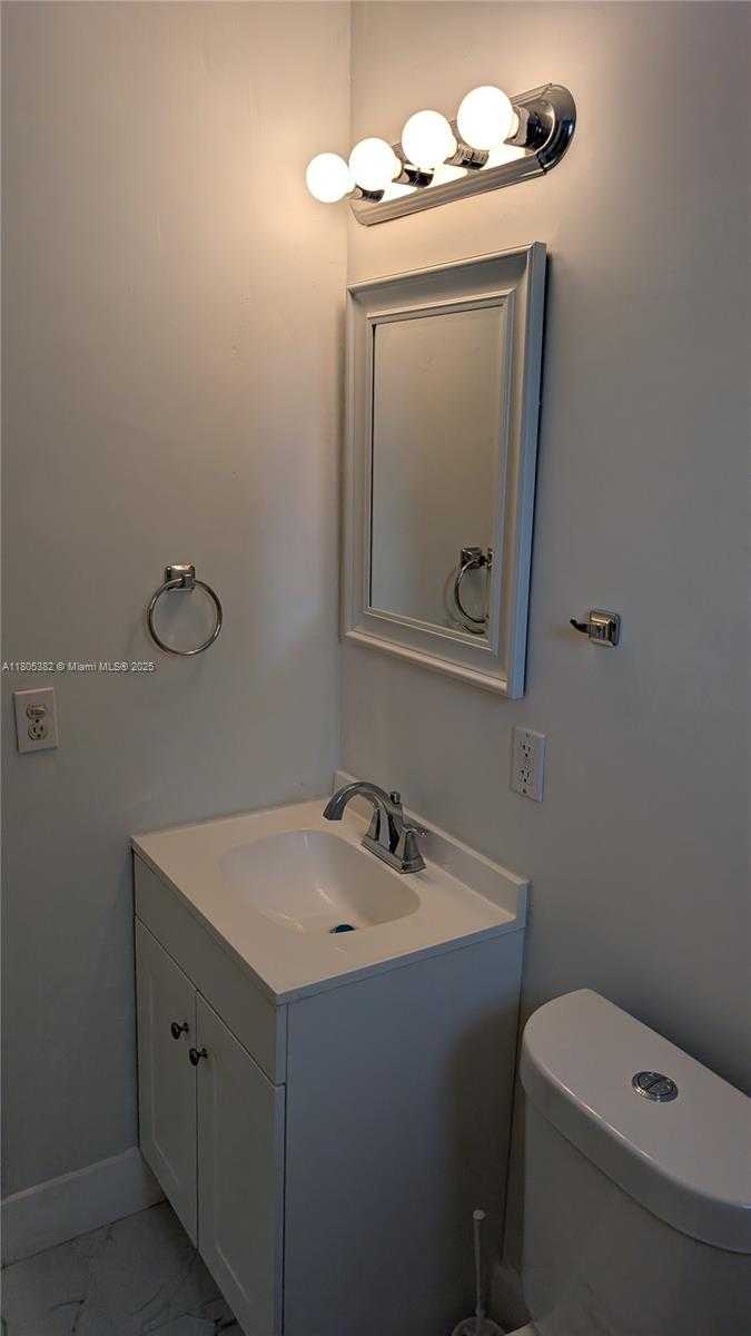 Small Image of 3601 NORTH 72ND AVE, Hollywood Number 32