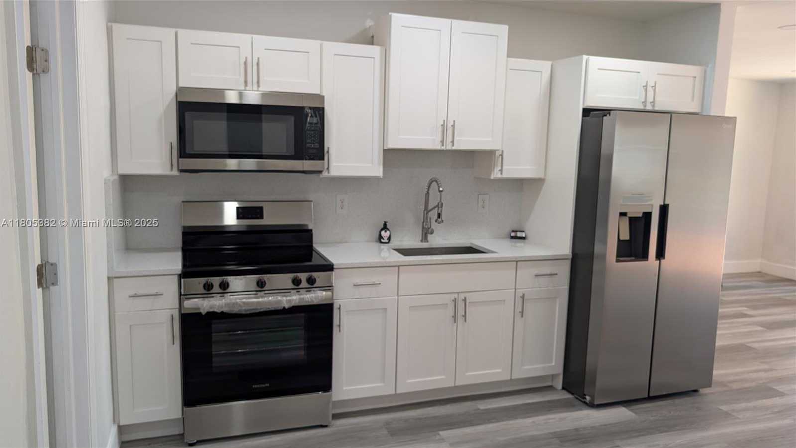 Small Image of 3601 NORTH 72ND AVE, Hollywood Number 4