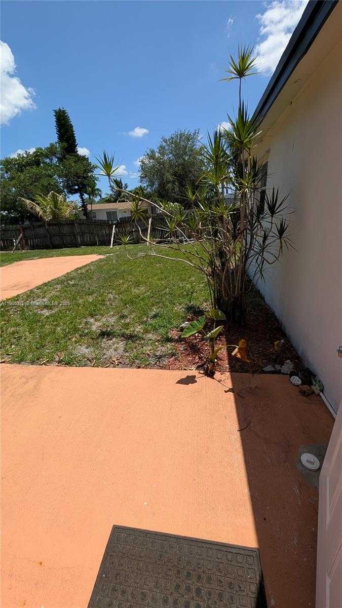 Small Image of 3601 NORTH 72ND AVE, Hollywood Number 48
