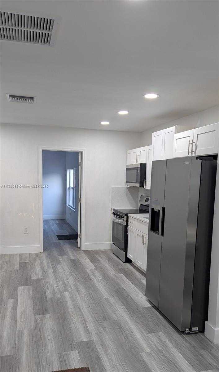 Small Image of 3601 NORTH 72ND AVE, Hollywood Number 5