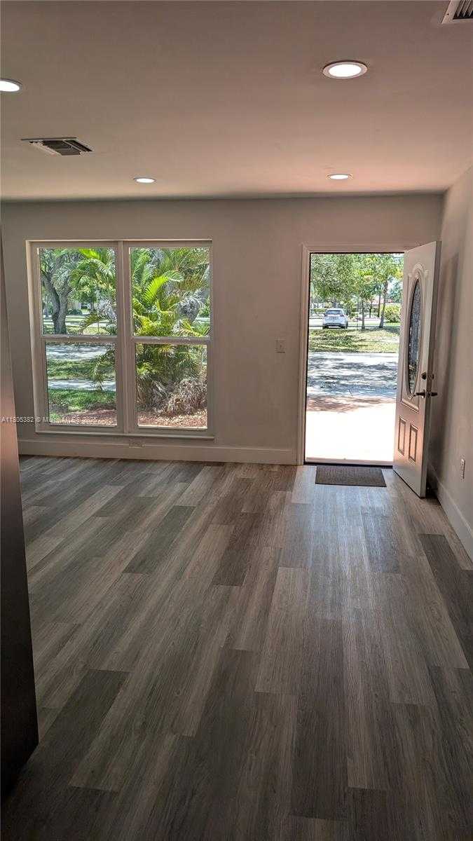 Small Image of 3601 NORTH 72ND AVE, Hollywood Number 64