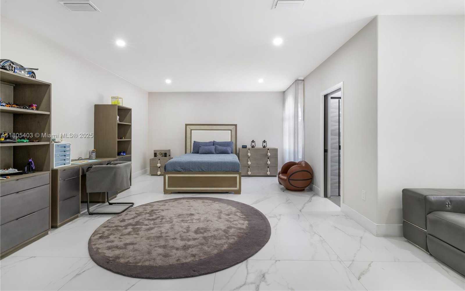 Small Image of 8941 SOUTH WEST 65TH CT, Pinecrest Number 32