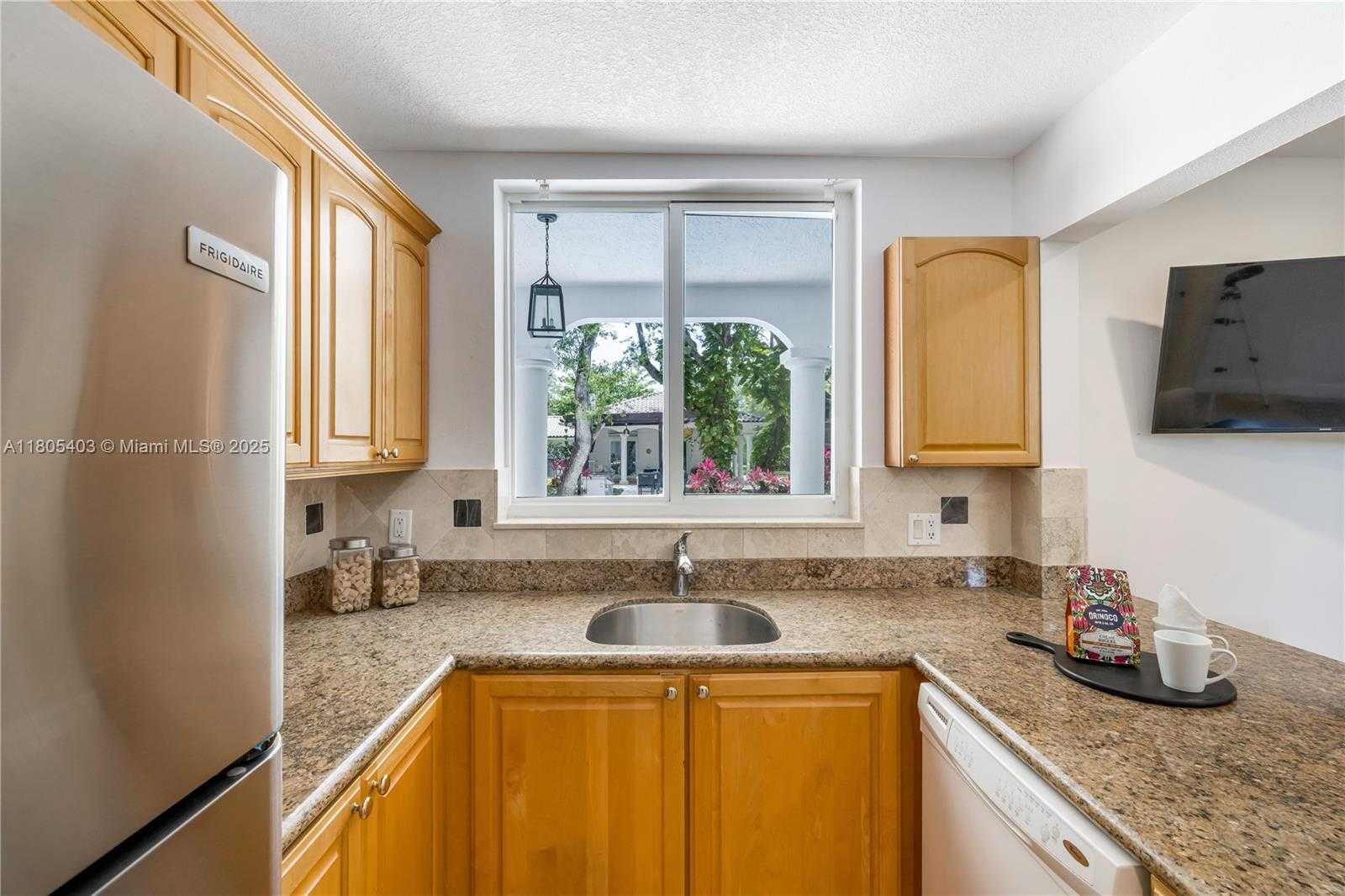 Small Image of 8941 SOUTH WEST 65TH CT, Pinecrest Number 44