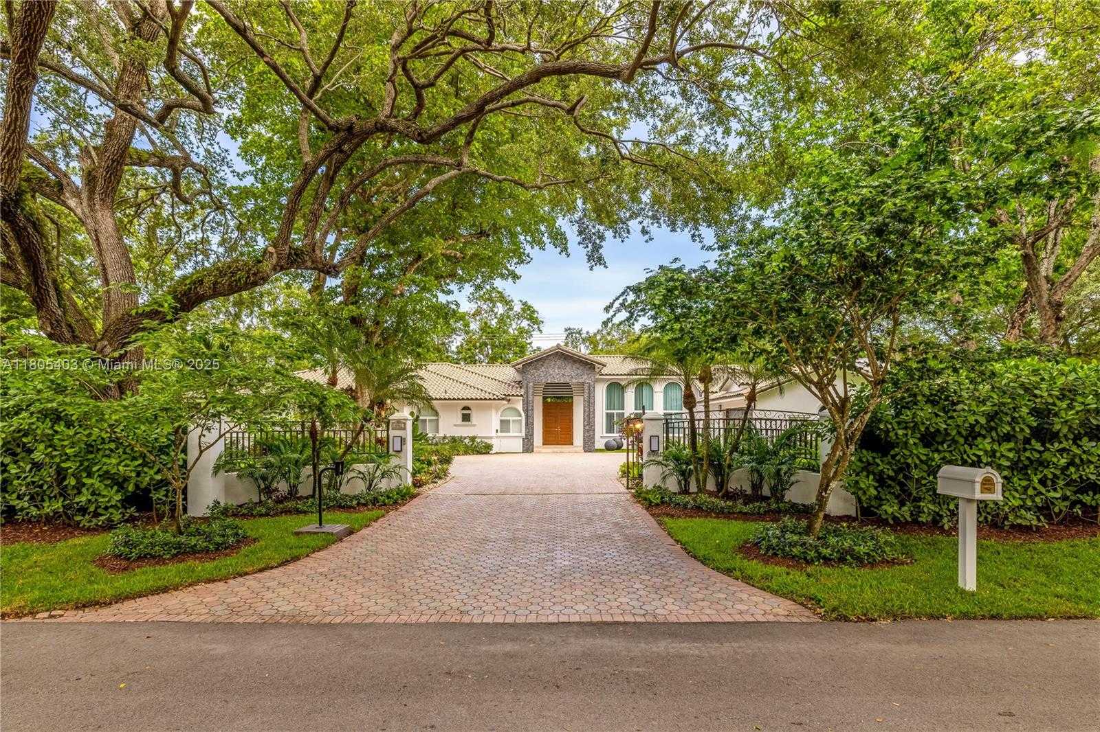 Small Image of 8941 SOUTH WEST 65TH CT, Pinecrest Number 70