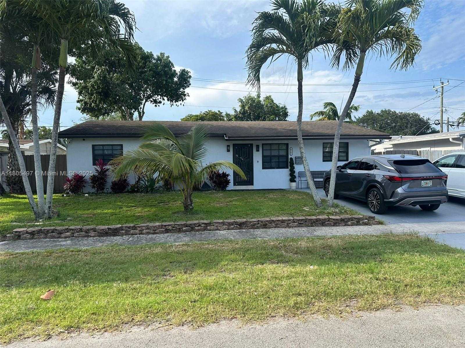 Small Image of 6761 ALLEN ST, Hollywood Number 2