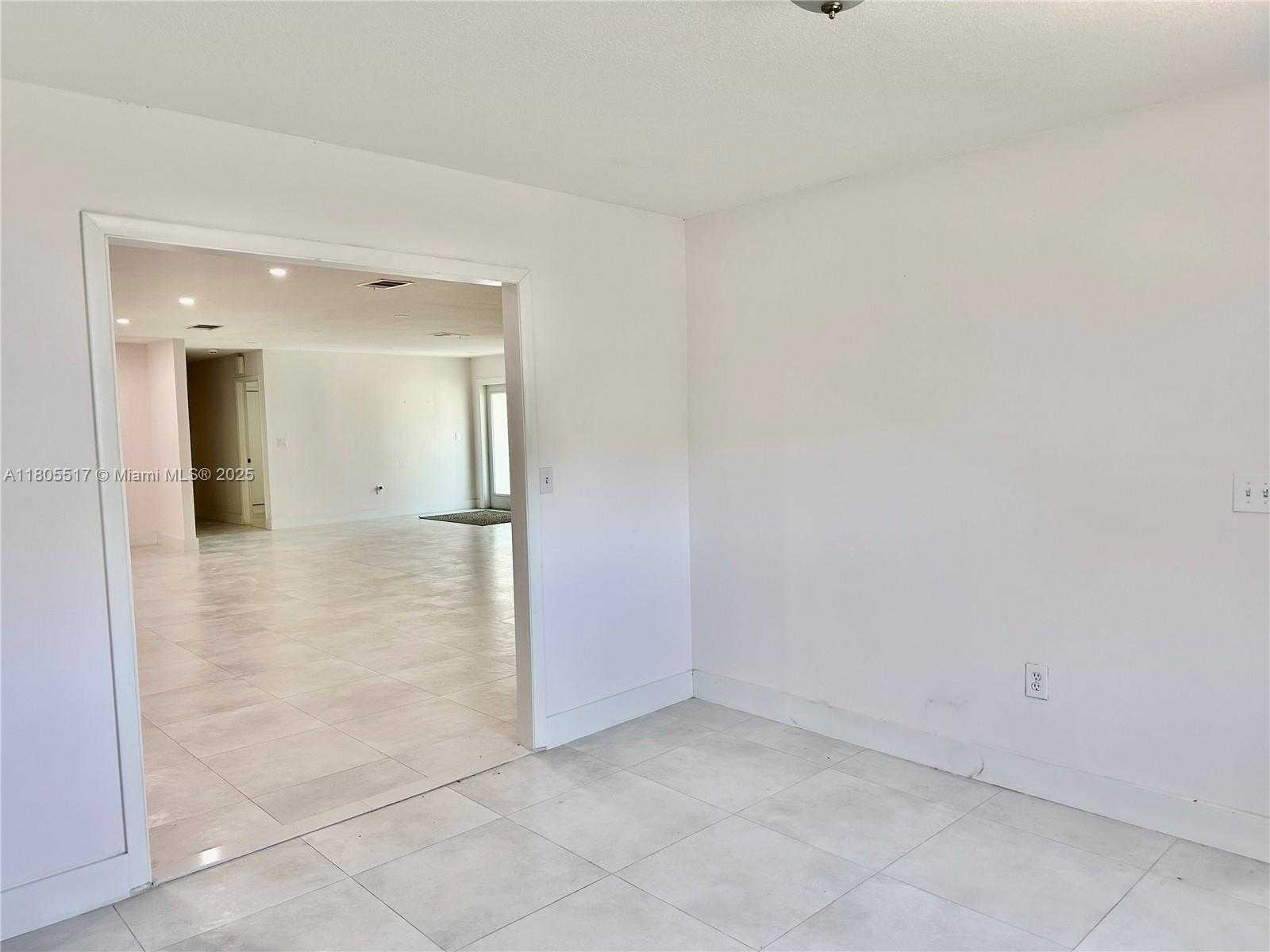 Small Image of 8890 SOUTH WEST 155TH TER, Palmetto Bay Number 56