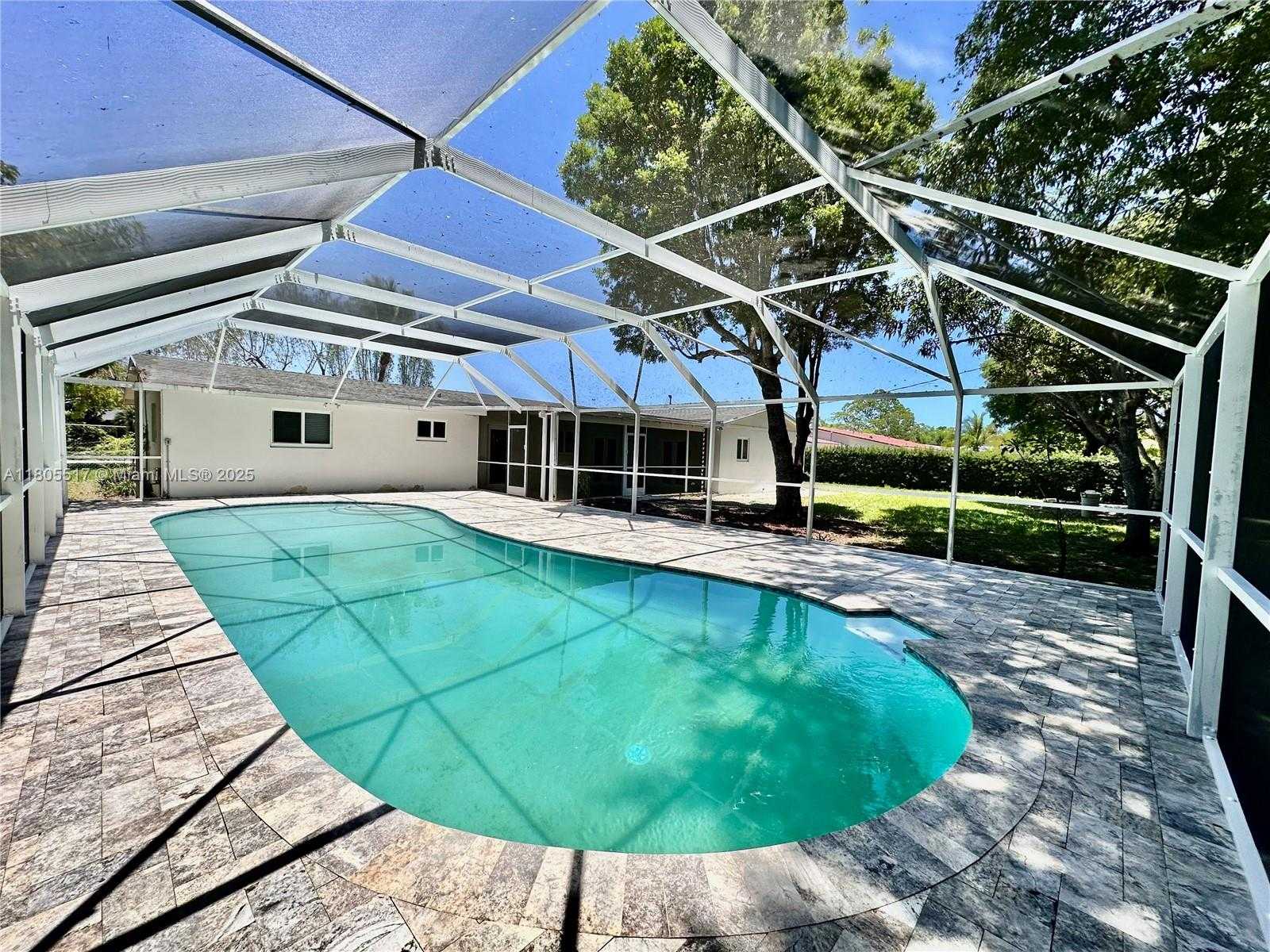 Small Image of 8890 SOUTH WEST 155TH TER, Palmetto Bay Number 64