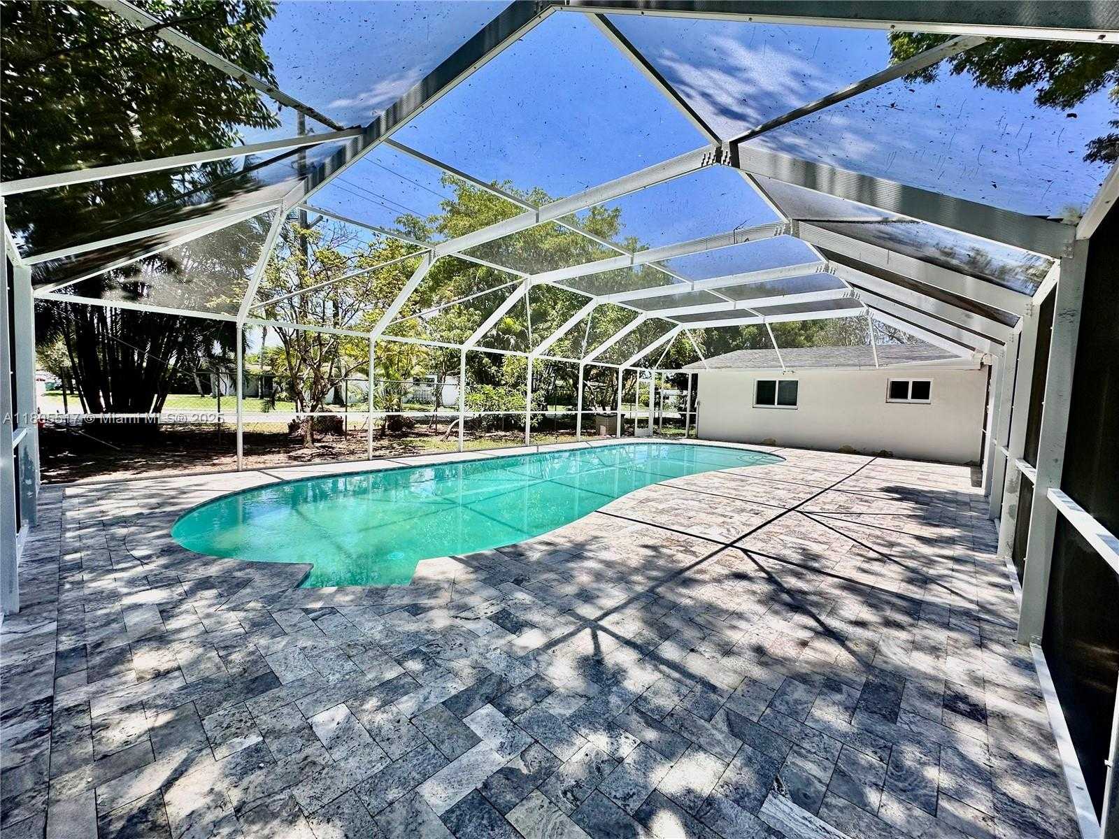 Small Image of 8890 SOUTH WEST 155TH TER, Palmetto Bay Number 65