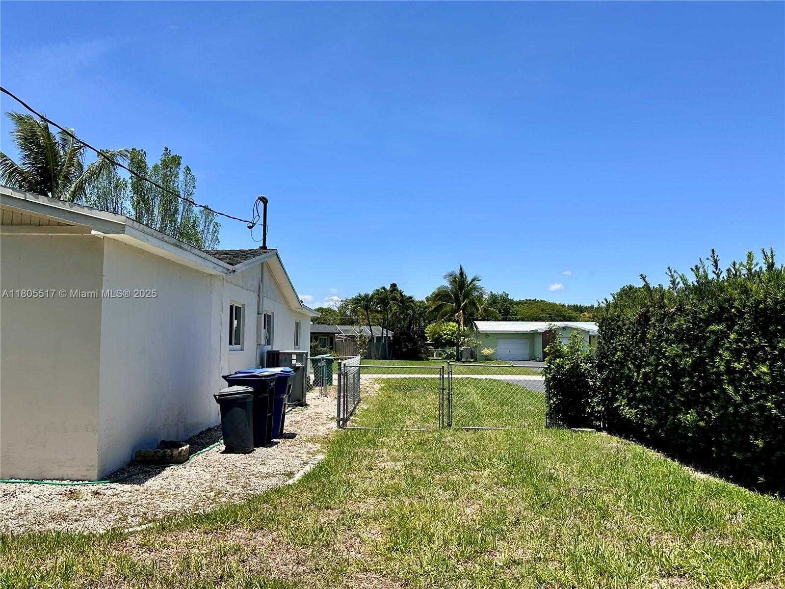 Small Image of 8890 SOUTH WEST 155TH TER, Palmetto Bay Number 71