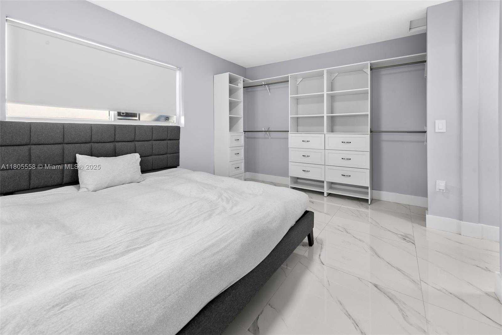 Small Image of 1025 WASHINGTON ST, Hollywood Number 25