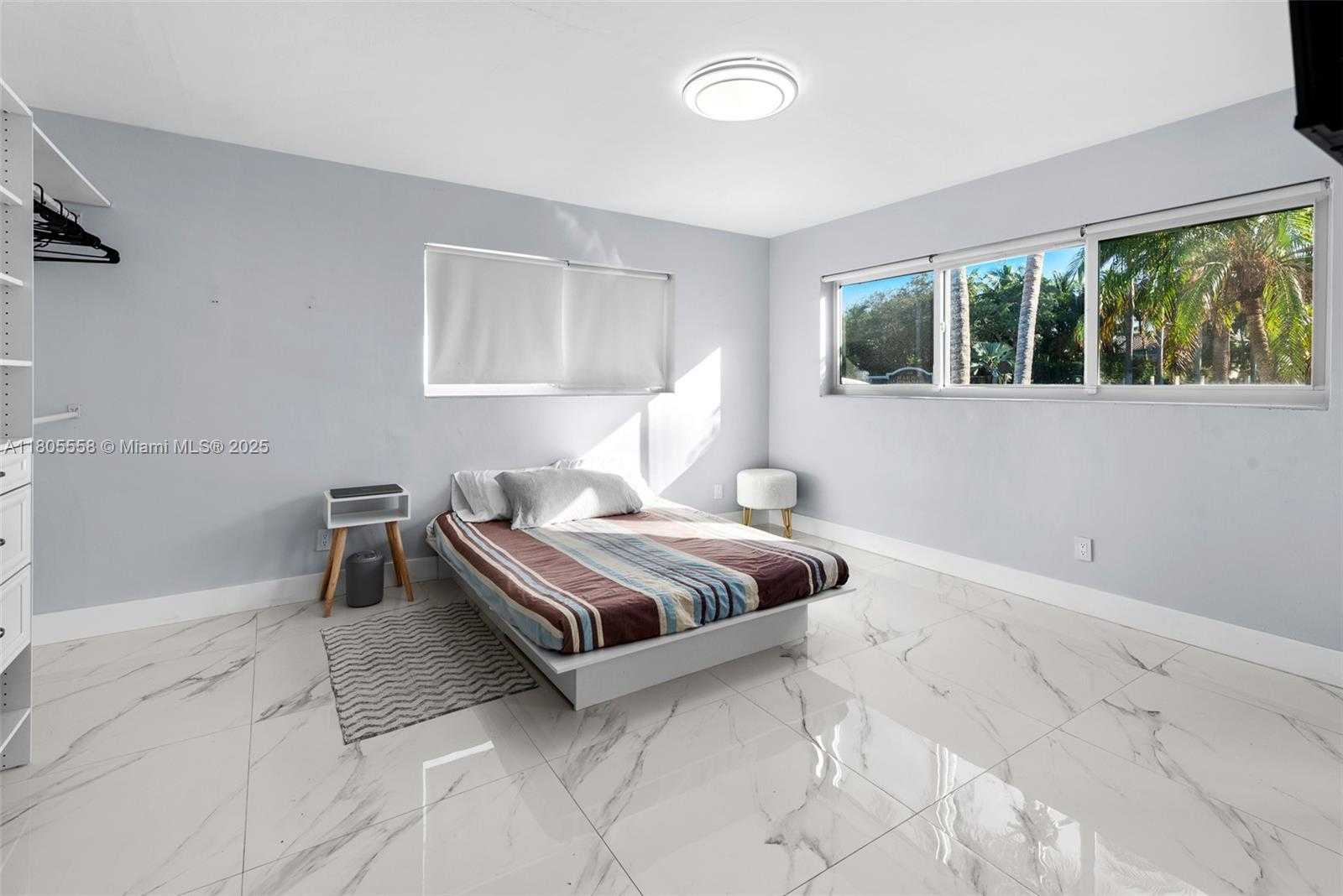 Small Image of 1025 WASHINGTON ST, Hollywood Number 35
