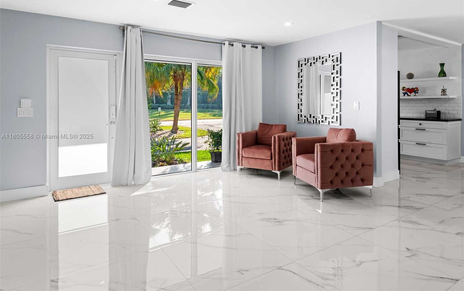 Small Image of 1025 WASHINGTON ST, Hollywood Number 40