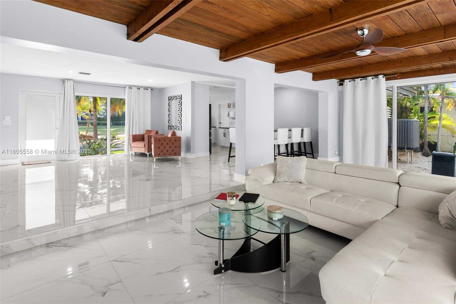 Small Image of 1025 WASHINGTON ST, Hollywood Number 41