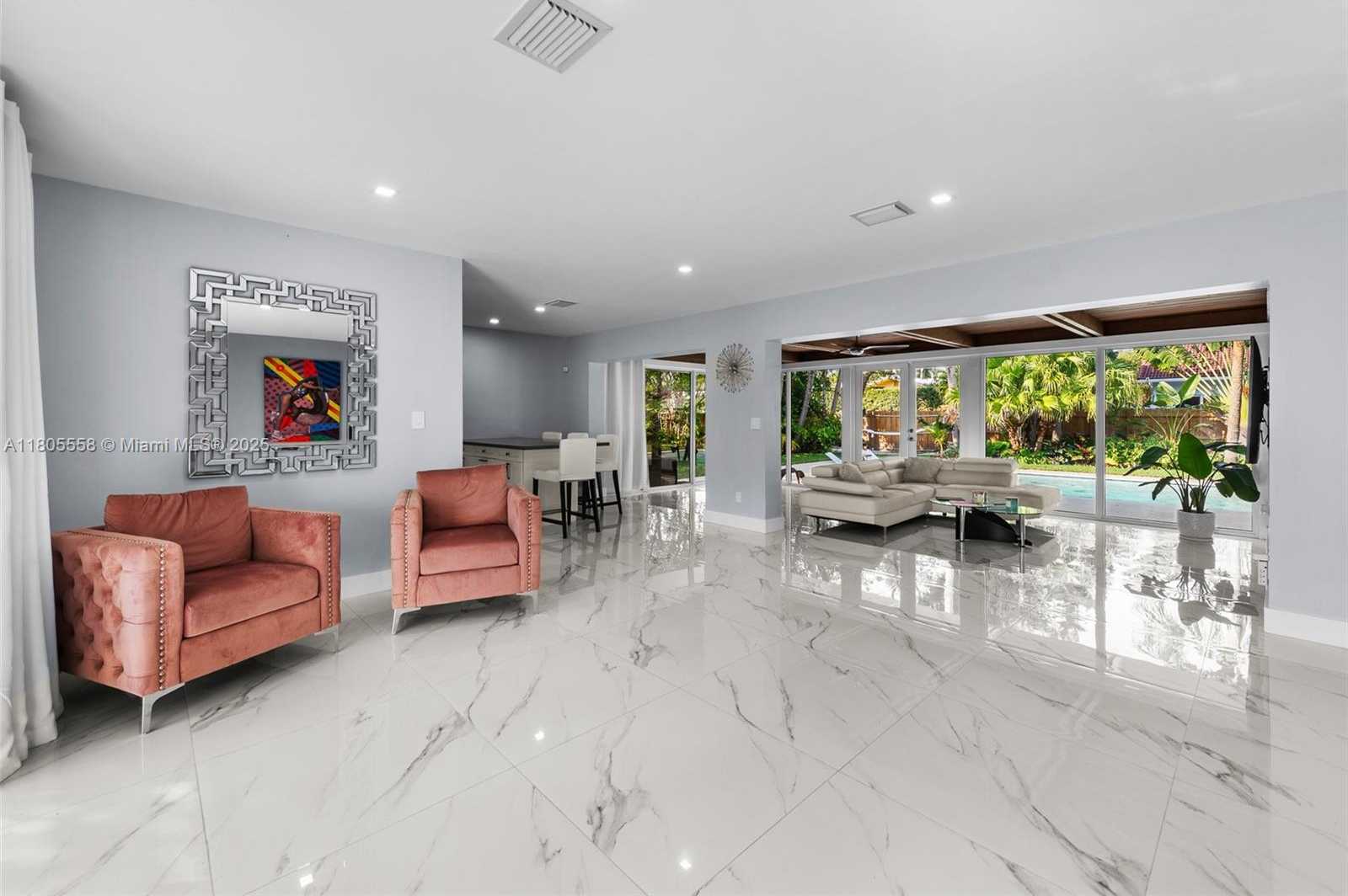 Small Image of 1025 WASHINGTON ST, Hollywood Number 49