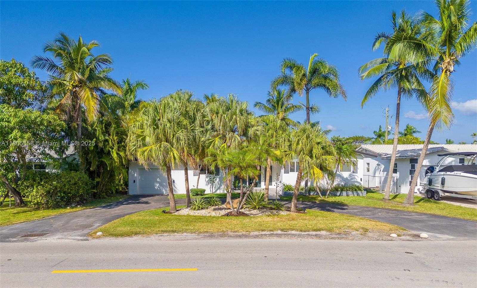 Small Image of 1025 WASHINGTON ST, Hollywood Number 63