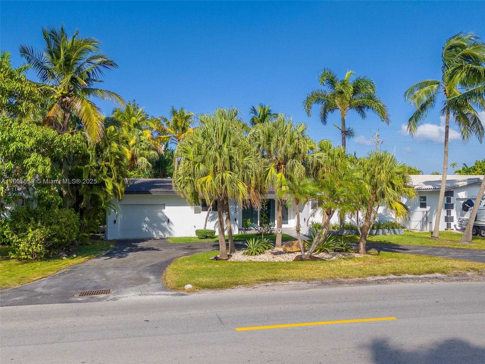 Small Image of 1025 WASHINGTON ST, Hollywood Number 65