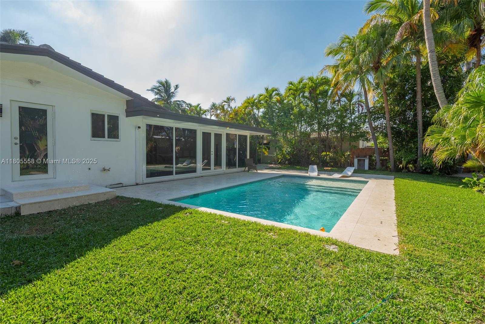 Small Image of 1025 WASHINGTON ST, Hollywood Number 71