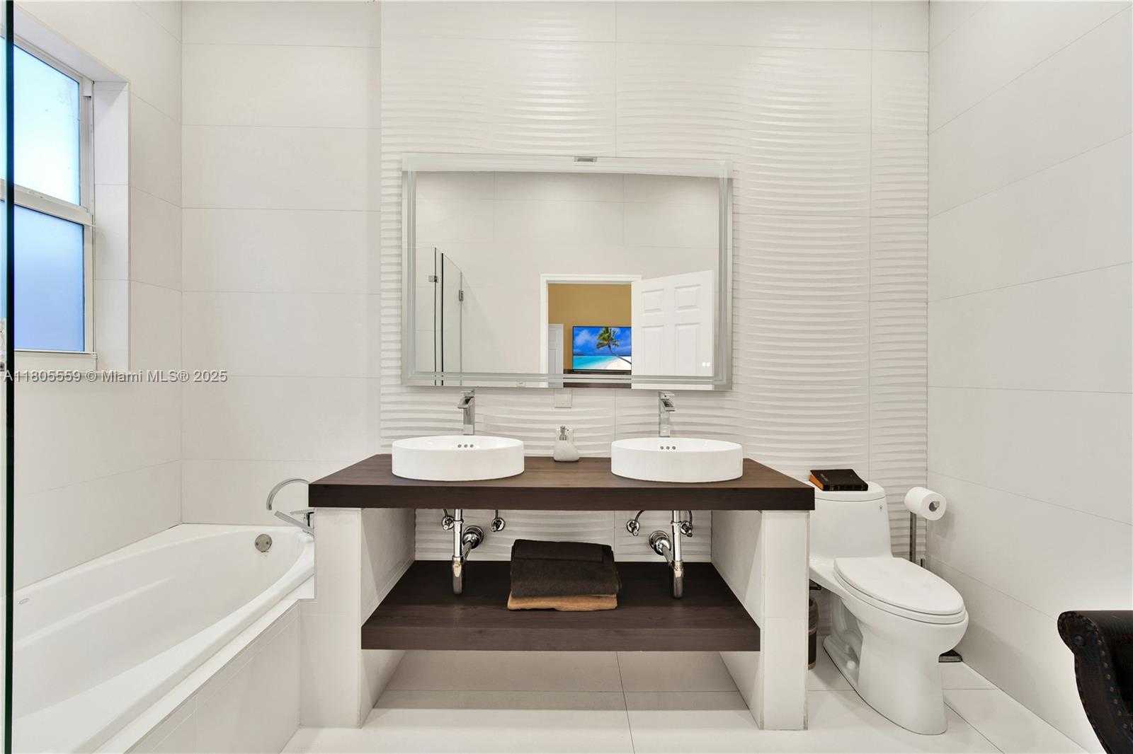 Small Image of 9029 SOUTH WEST 214TH ST, Cutler Bay Number 2