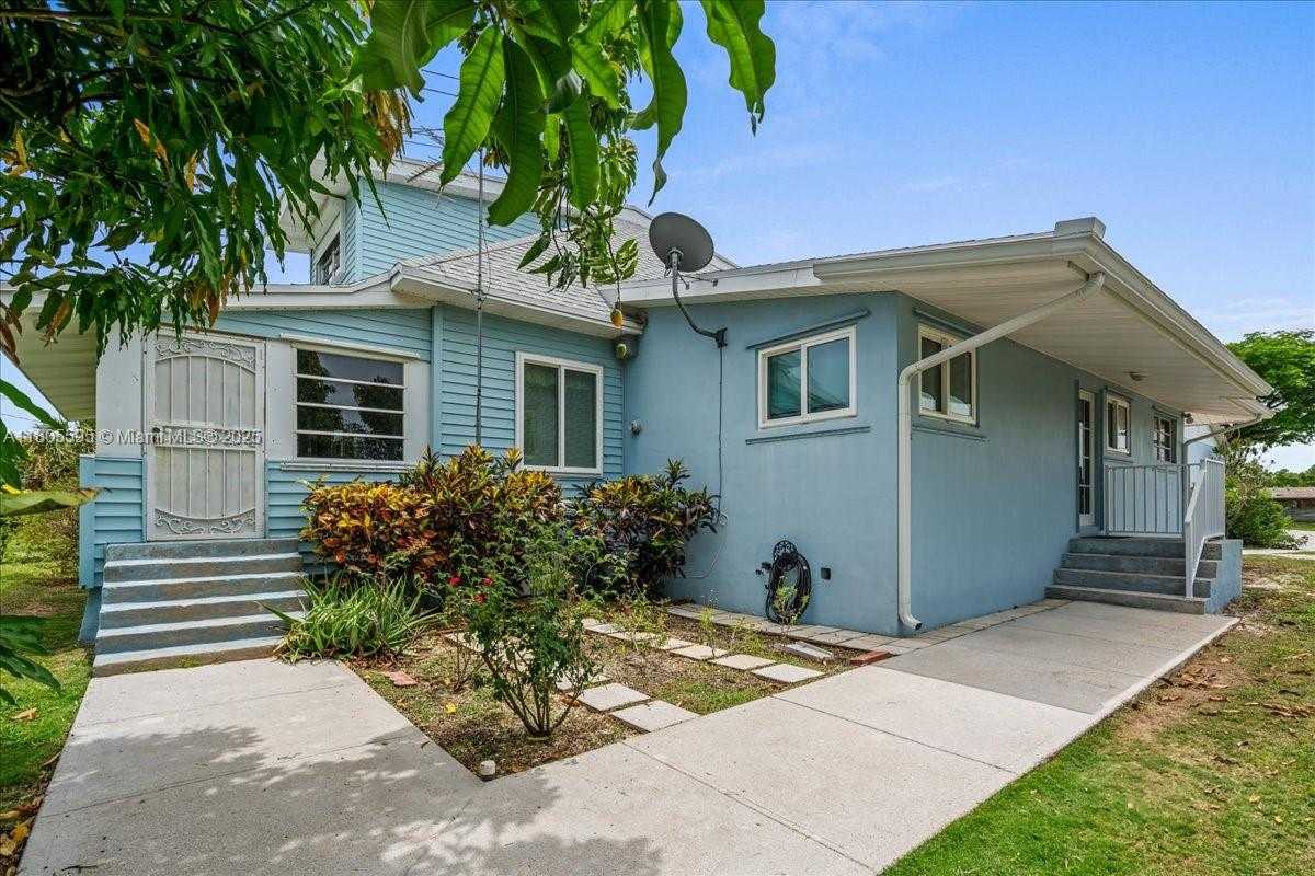 Small Image of 27000 SOUTH WEST 187TH AVE, Homestead Number 19