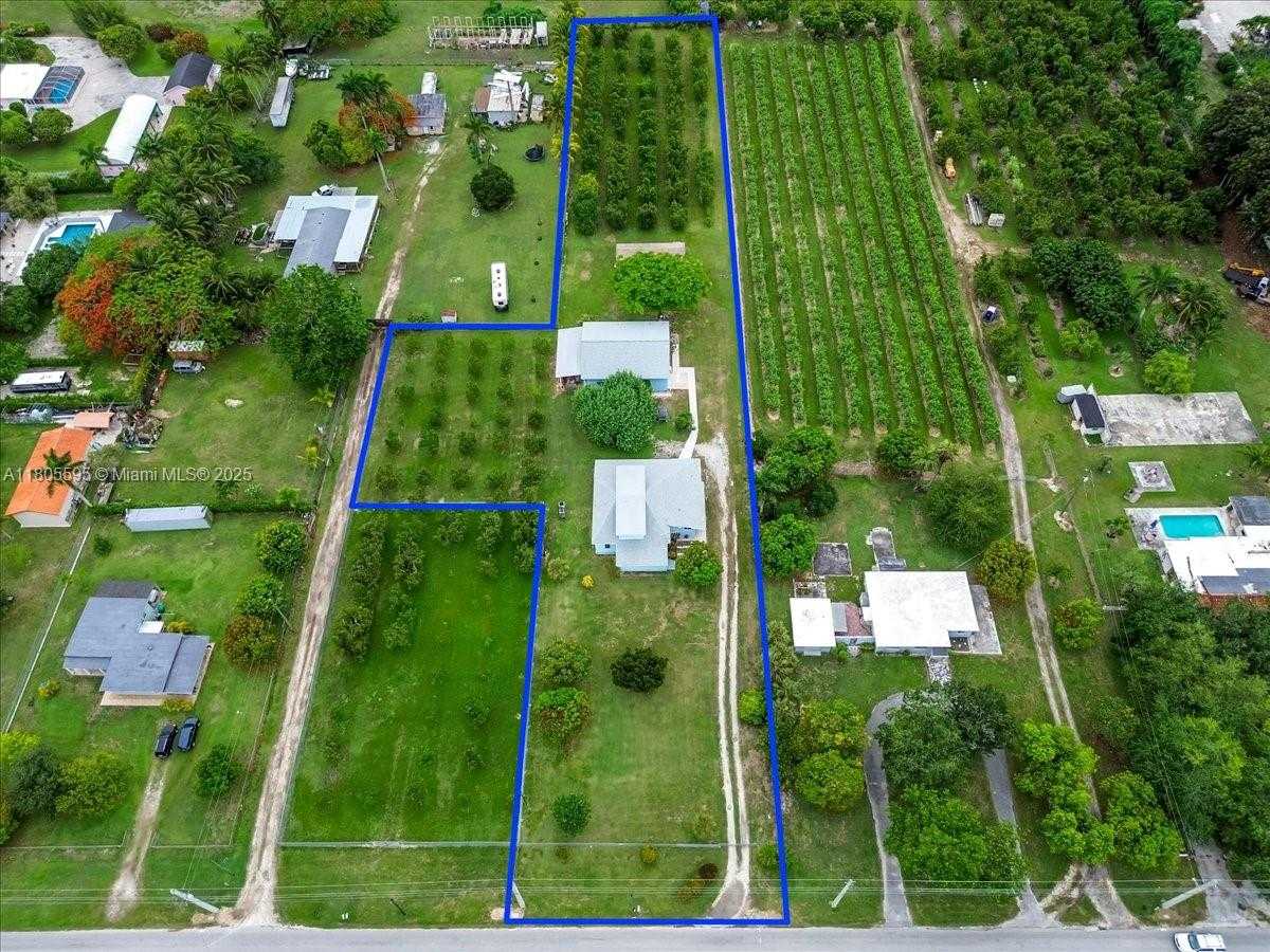 Small Image of 27000 SOUTH WEST 187TH AVE, Homestead Number 3